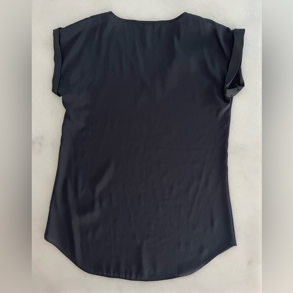 🎀Express black open shoulders blouse size XS🎀 excellent used condition!! - Picture 2 of 4
